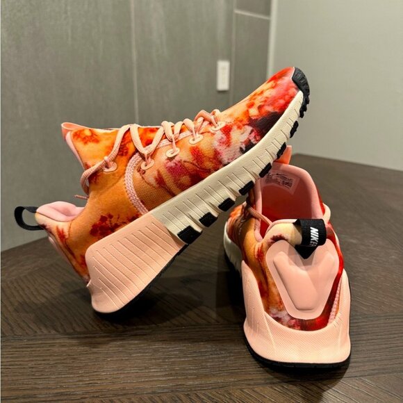 Nike Women's Floral Metcon 6 - Picture 2 of 4
